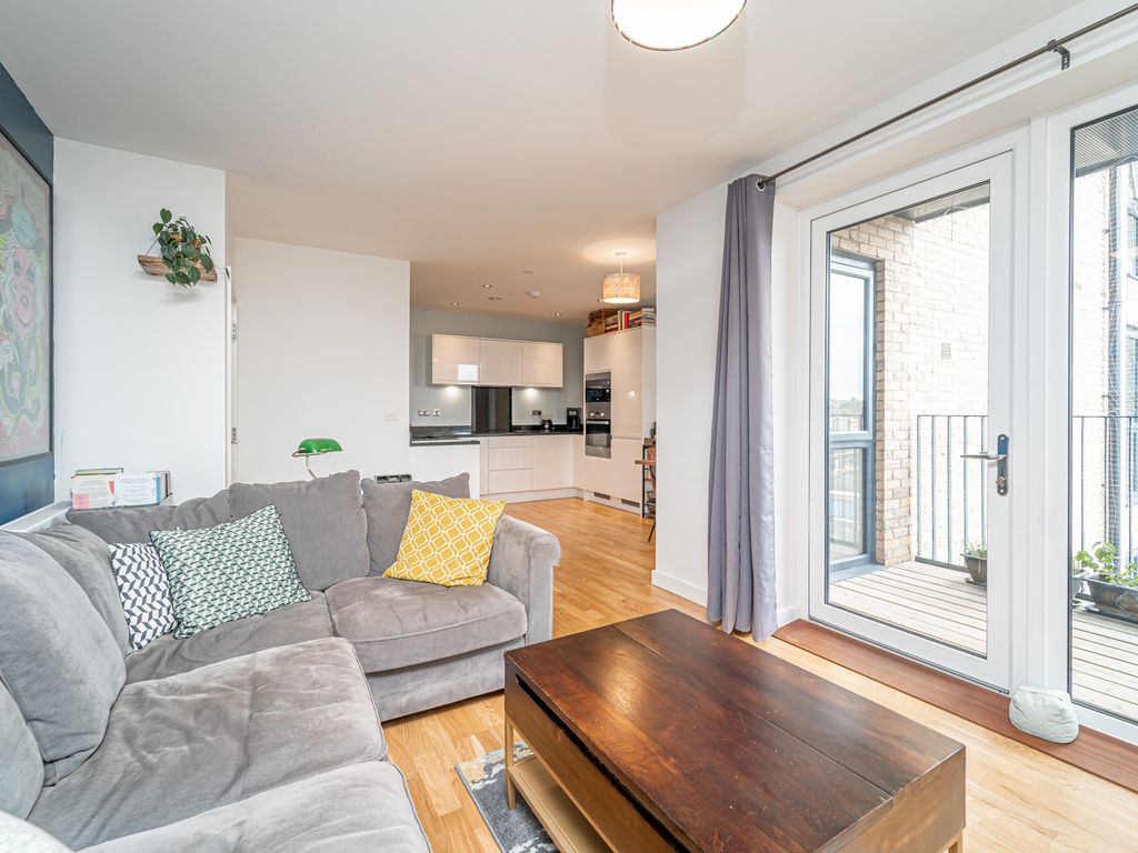 1 bed flat for sale in Hampden Road, London N8, £400,000