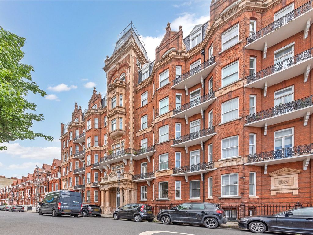 4 bed flat for sale in Earl's Court Square, London SW5, £1,195,000
