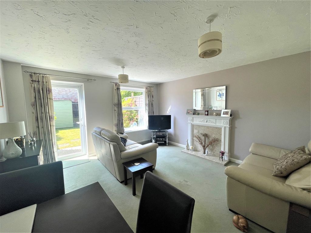 2 bed terraced house for sale in Badger Close, Guildford GU2, £352,500