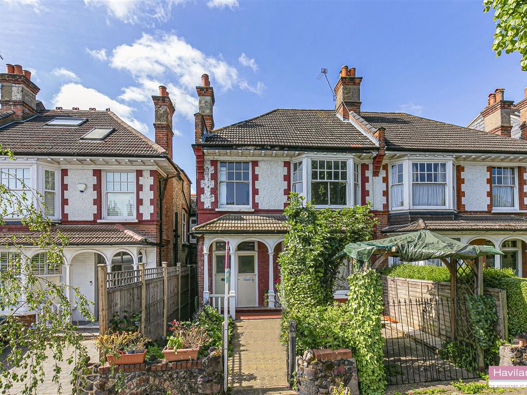 2 bed flat for sale in Fernleigh Road, Winchmore Hill N21, £425,000