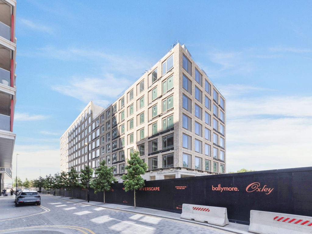 1 bed flat for sale in The Leonard, Riverscape, London E16, £499,999