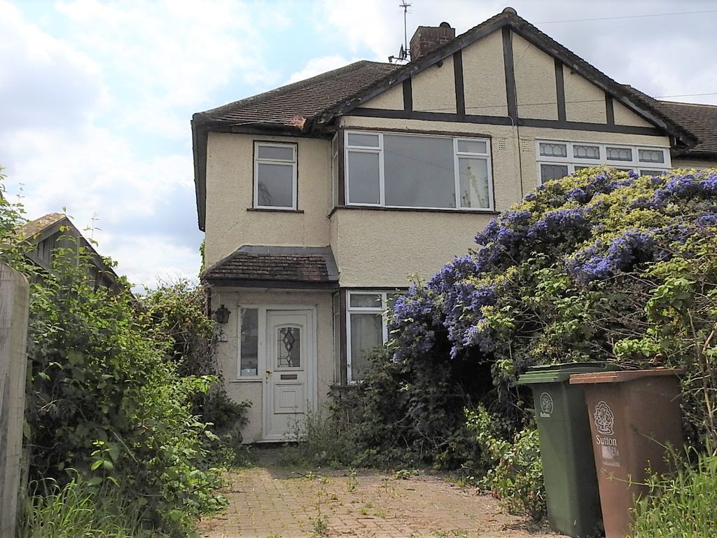 3 bed end terrace house for sale in Boscombe Road, Worcester Park KT4, £415,000