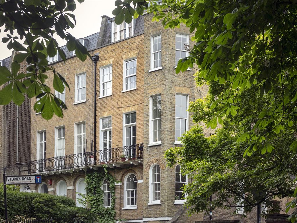 1 bed flat for sale in Camberwell Grove, Camberwell SE5, £385,000
