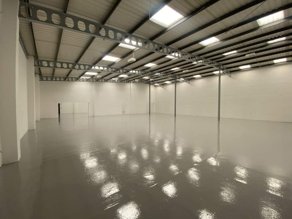 Light industrial to let in Unit 1, Hungerford Trading Estate, Hungerford RG17, Non quoting