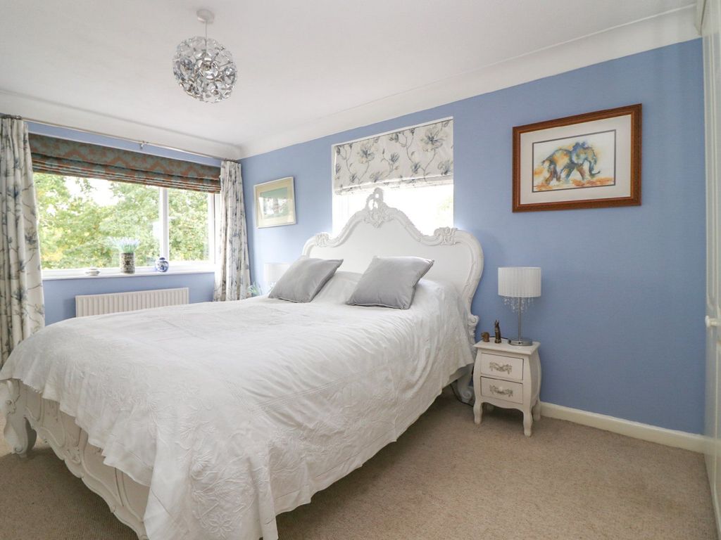 4 bed detached house for sale in Mayfair Court, Botley SO30, £585,000