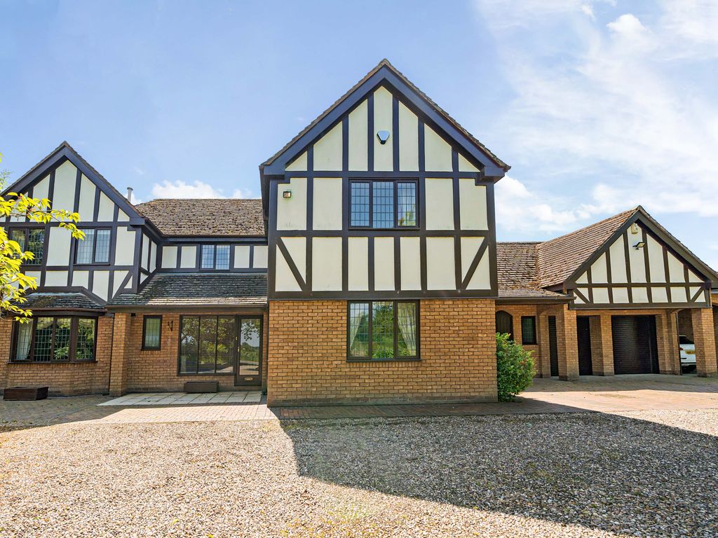4 bed detached house for sale in Tudor Coppice, Walford Heath, Shropshire SY4, £850,000