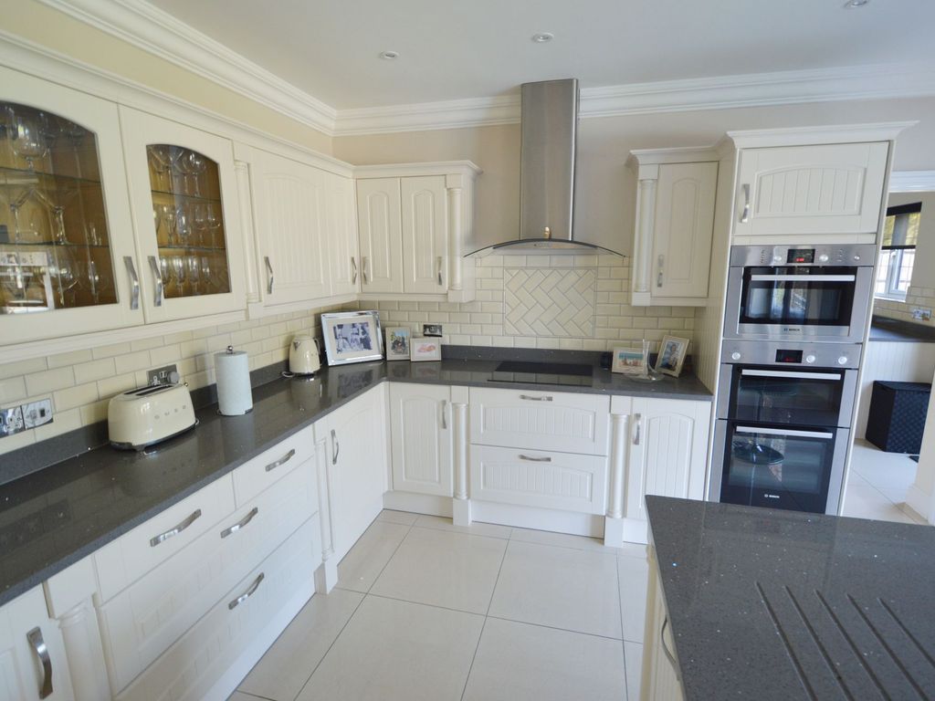 4 bed detached house for sale in Willingale Way, Thorpe Bay SS1, £1,150,000