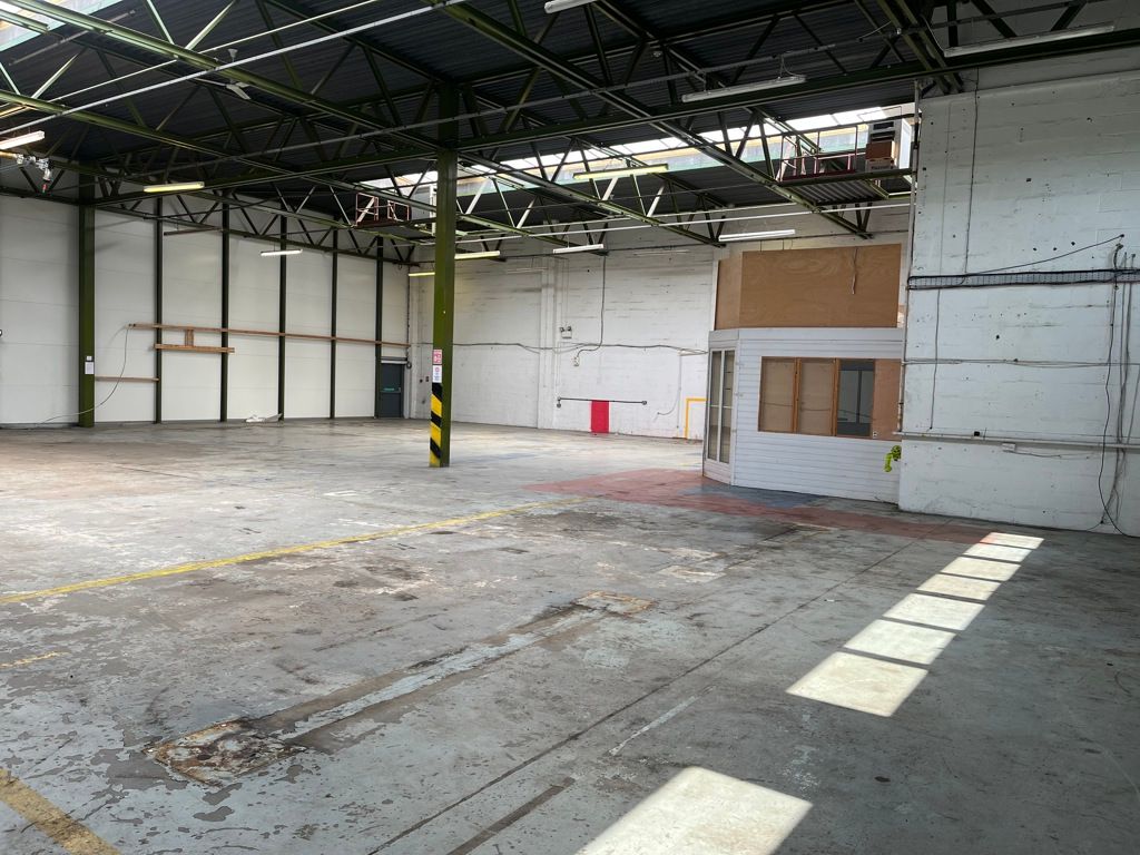 Warehouse to let in Burners Lane, Kiln Farm, Milton Keynes, Buckinghamshire MK11, £64,500 pa