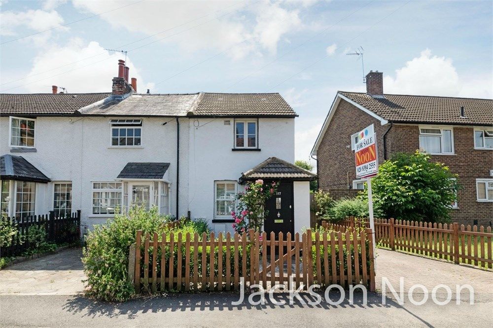 2 bed end terrace house for sale in West Street, Ewell Village KT17, £439,950