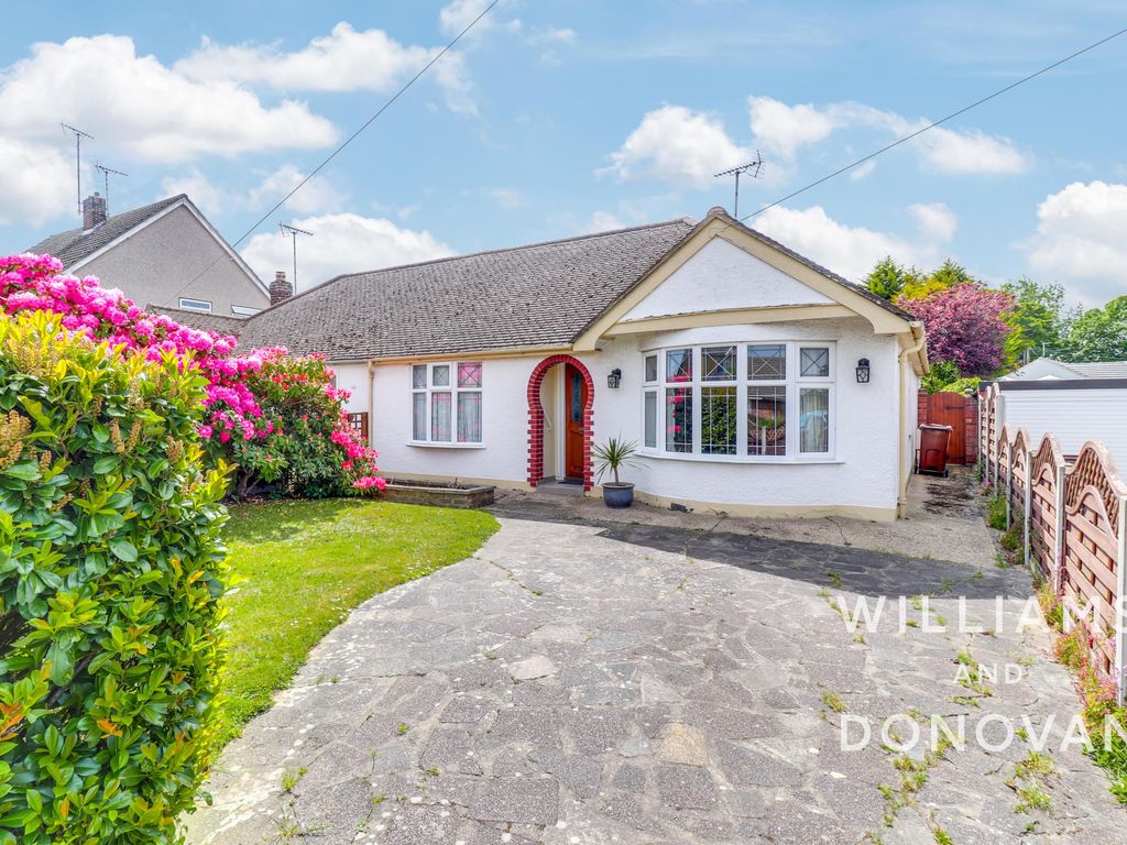 2 bed semi-detached bungalow for sale in Sherwood Crescent, Benfleet SS7, £375,000