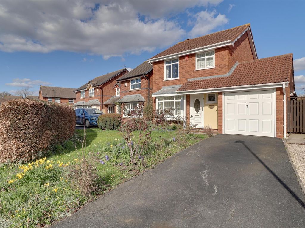 3 bed detached house for sale in Stone Close, Barnwood, Gloucester GL4, £355,000