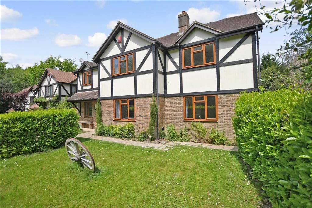 6 bed detached house for sale in Crawley Lane, Pound Hill, Crawley, West Sussex RH10, £950,000