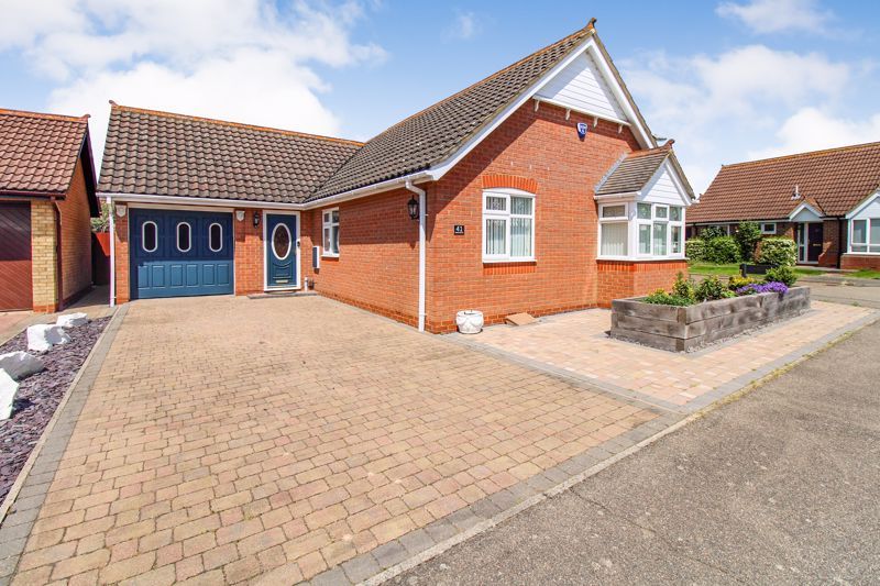 3 bed detached bungalow for sale in Merlin Drive, Sandy SG19, £475,000