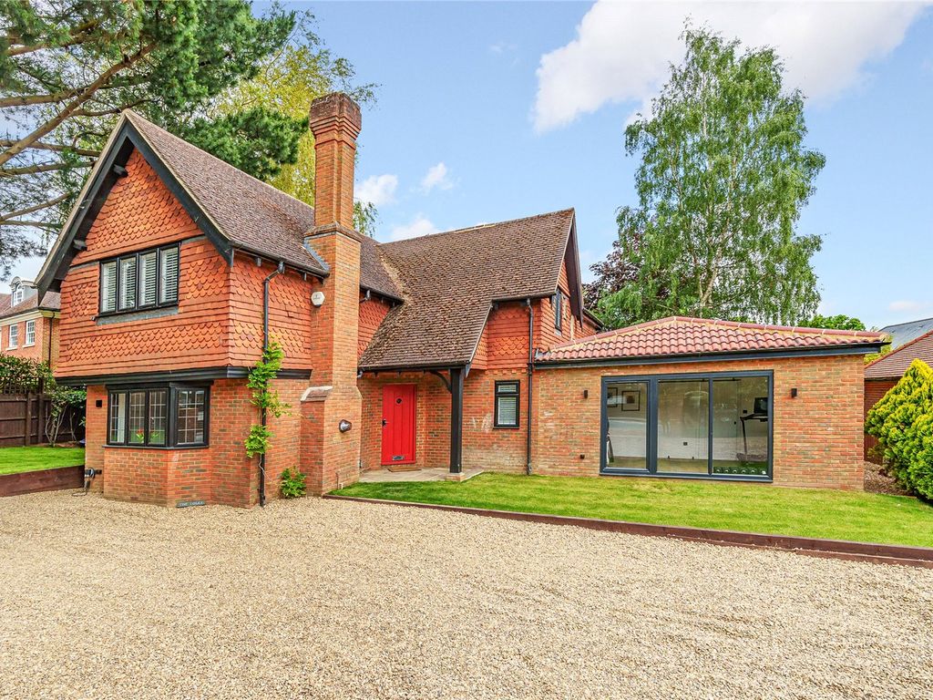 5 bed detached house for sale in Leatherhead Road, Oxshott KT22, £1,650,000
