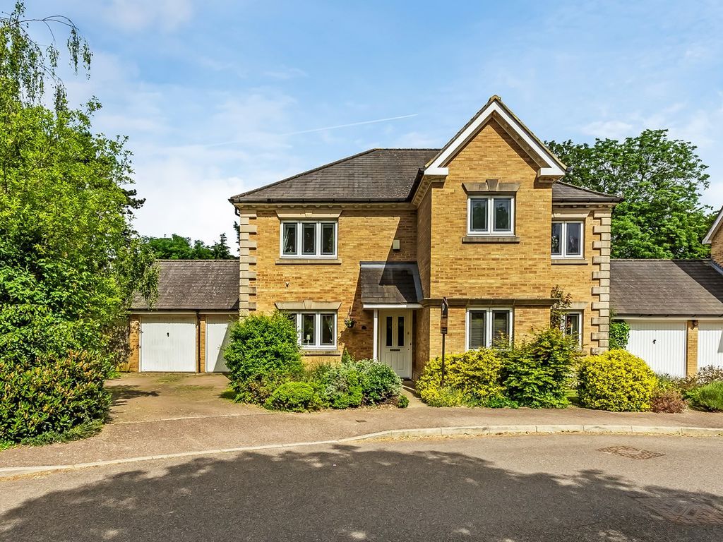 4 bed detached house for sale in The Hollies, Oxted RH8, £940,000