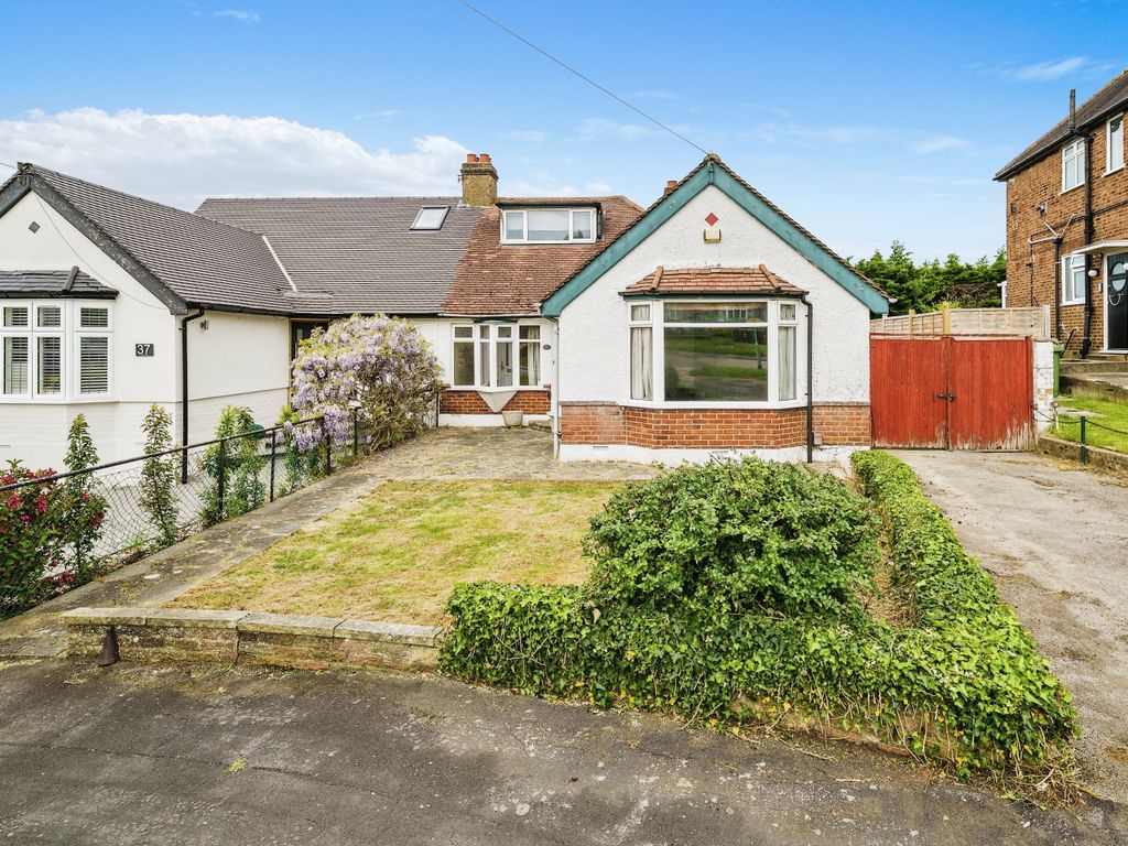 3 bed semi-detached bungalow for sale in Strafford Gate, Potters Bar EN6, £595,000