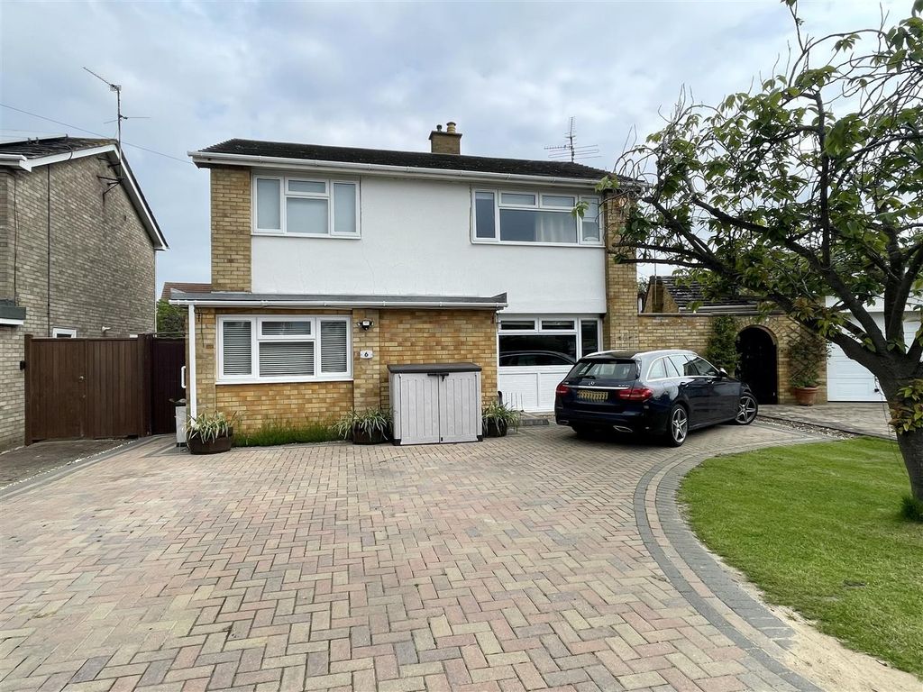 4 bed detached house for sale in St. Andrews Way, Ely CB6, £525,000
