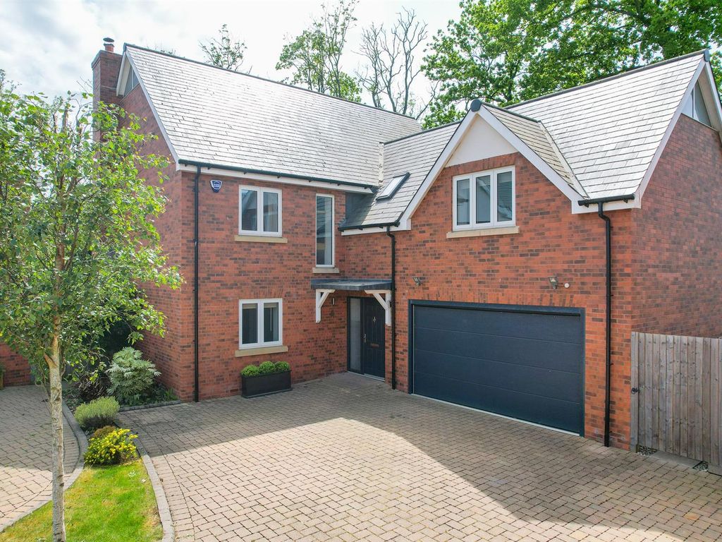 6 bed detached house for sale in Willoughby Place, Lighthorne, Warwick CV35, £749,000