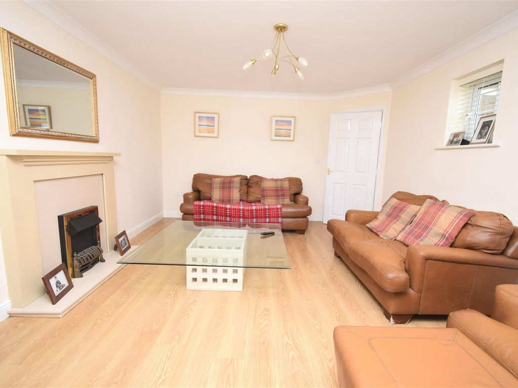 4 bed detached house for sale in Cherwell Road, Westhoughton, Bolton BL5, £399,950