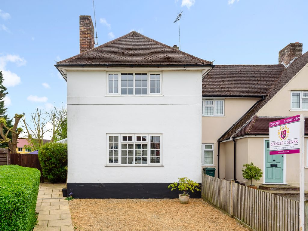 3 bed end terrace house for sale in Well Road, Barnet EN5, £660,000