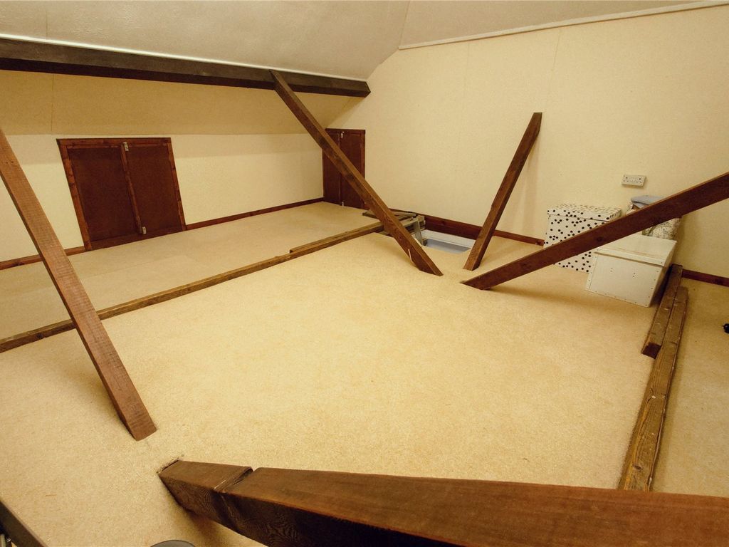 2 bed maisonette for sale in St. Marks Close, Barnet EN5, £390,000