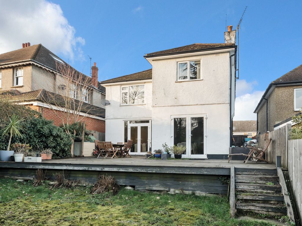 4 bed detached house for sale in Gloucester Road, Barnet EN5, £985,000