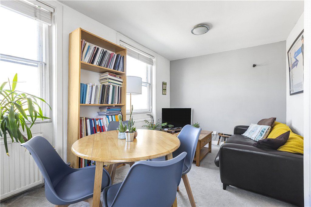 1 bed flat for sale in Calthorpe Street, London WC1X, £450,000