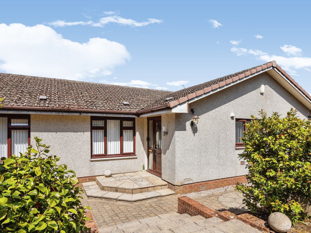 4 bed detached bungalow for sale in Middlepenny Road, Langbank PA14, £389,000