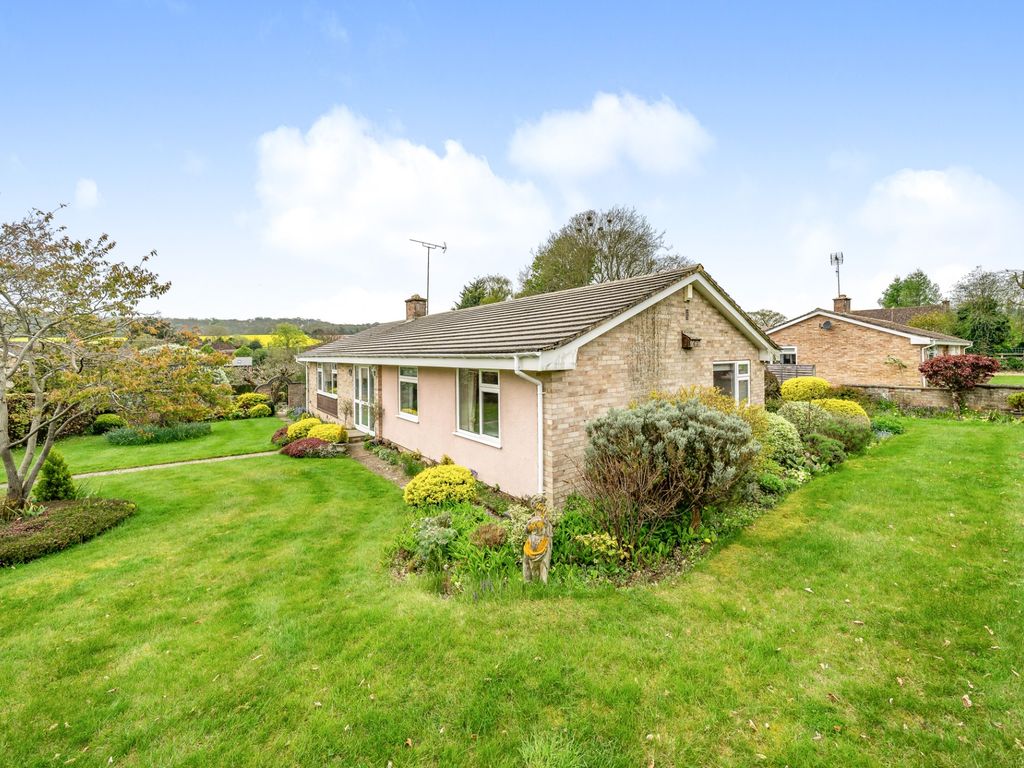 3 bed bungalow for sale in The Dell, Vernham Dean, Andover SP11, £595,000
