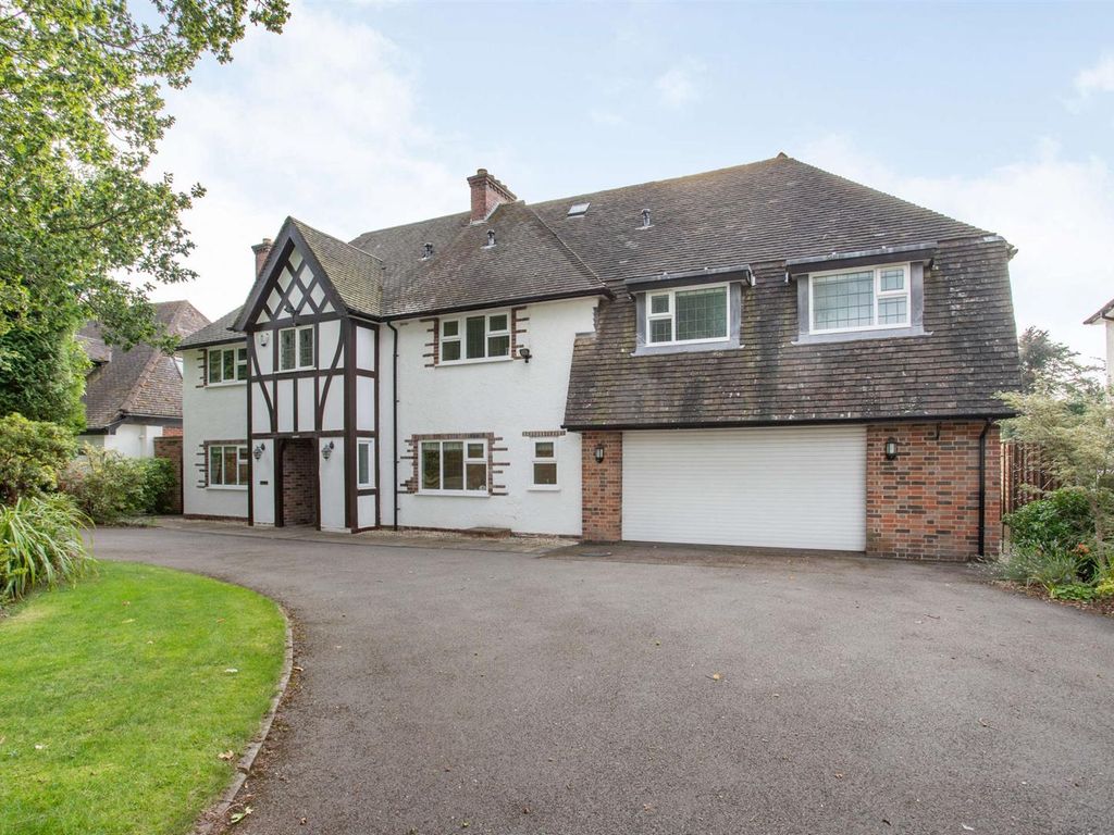 5 bed detached house to rent in Moor Hall Drive, Four Oaks, Sutton Coldfield B75, £3,000 pcm