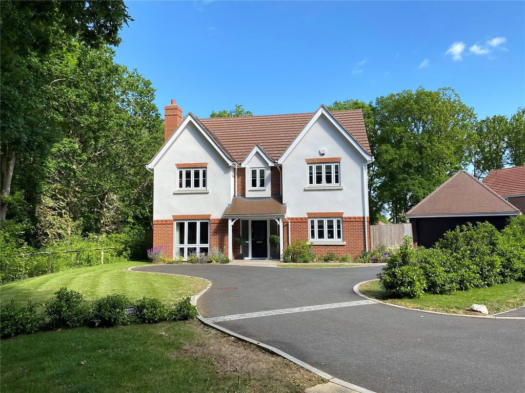 5 bed detached house for sale in Oak Drive, Elsenham, Bishop's Stortford, Hertfordshire CM22, £900,000