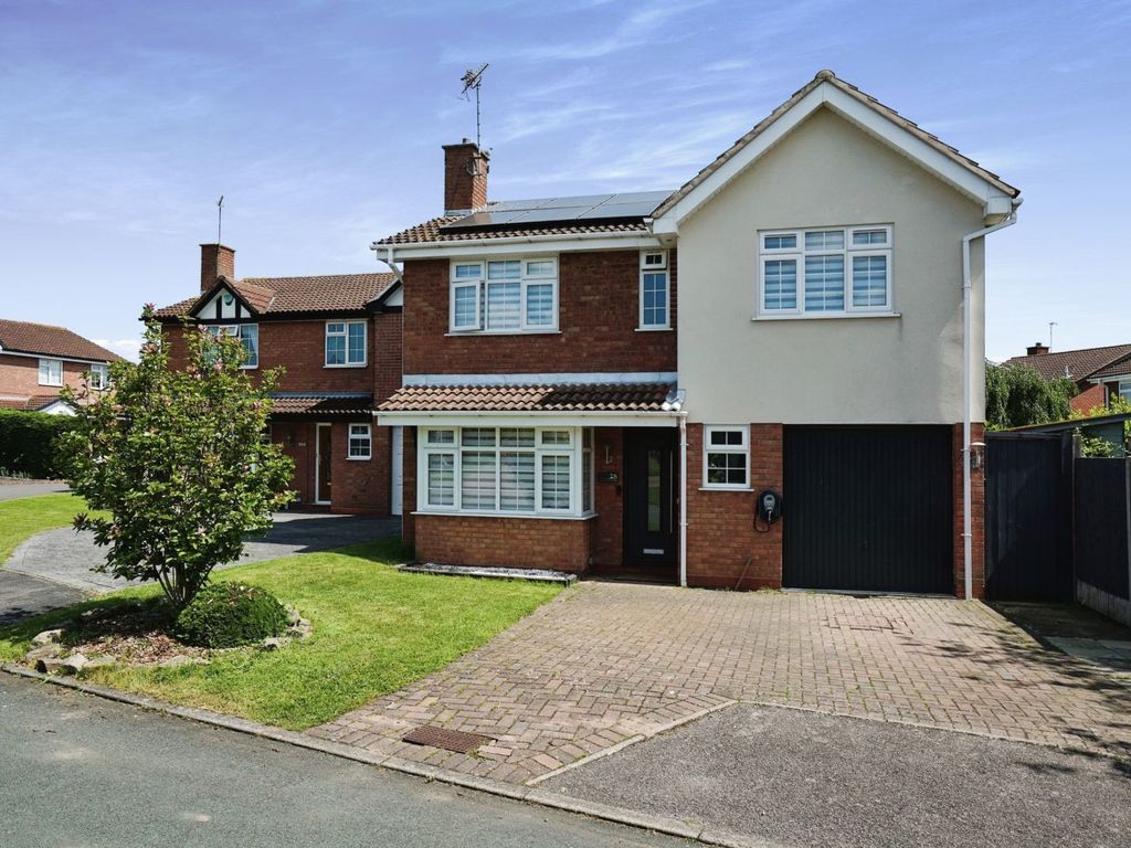 4 bed detached house for sale in Longbow Close, Stretton, Burton-On-Trent DE13, £385,000