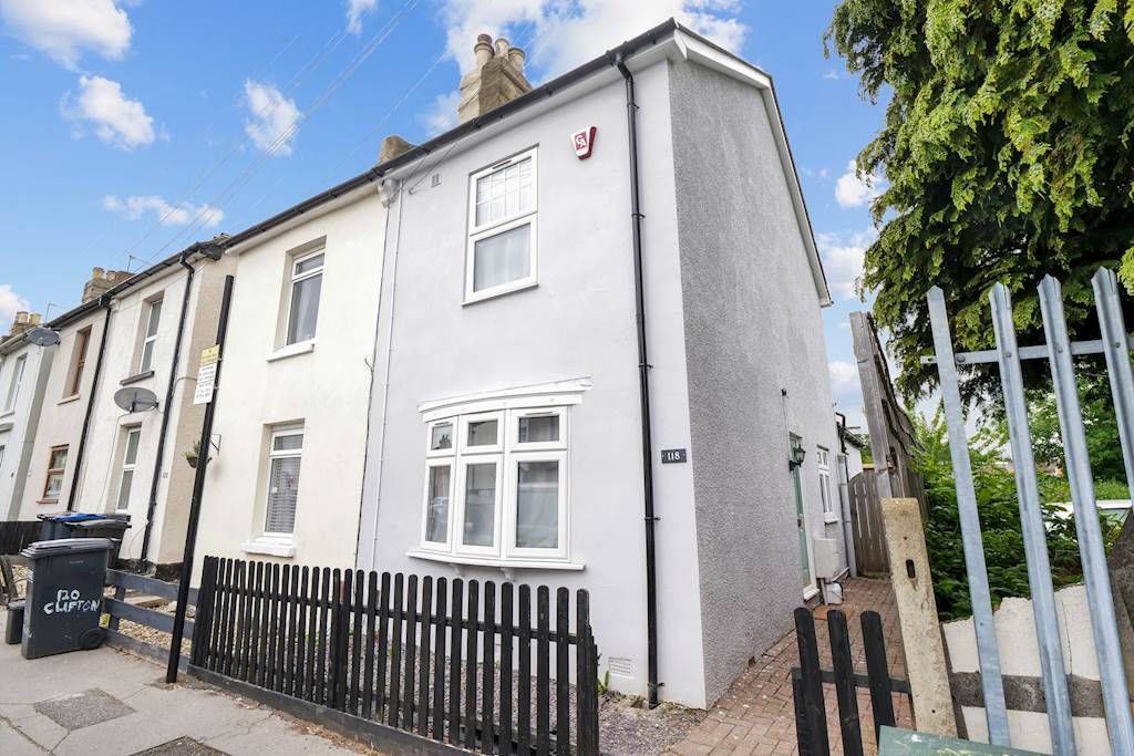 2 bed semi-detached house for sale in Clifton Road, South Norwood, London, England SE25, £375,000