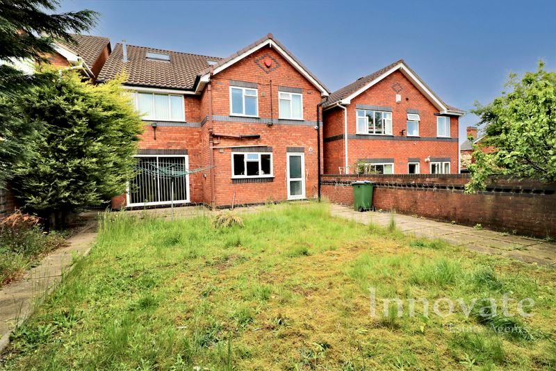 8 bed detached house for sale in Highfield Road, Bearwood, Smethwick B67, £450,000