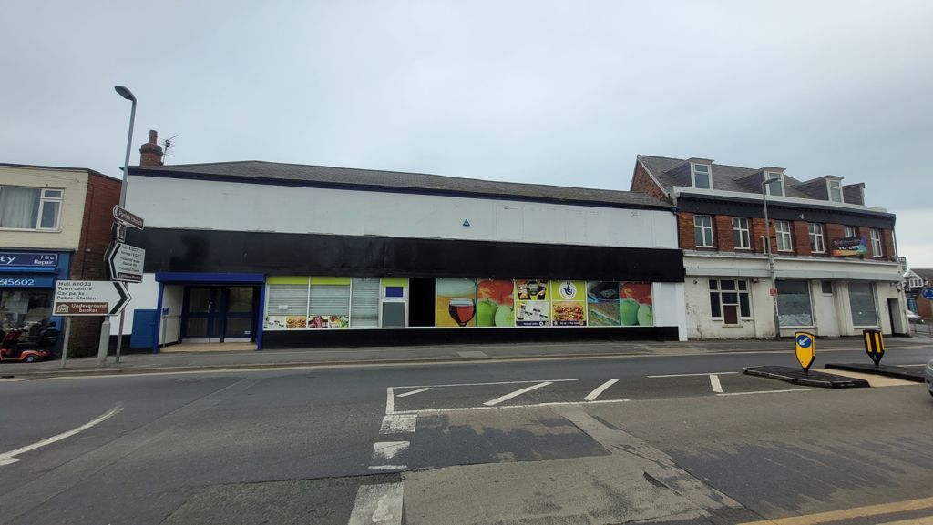 Retail premises to let in 135 Queen Street, Withernsea, East Riding Of Yorkshire HU19, £30,000 pa