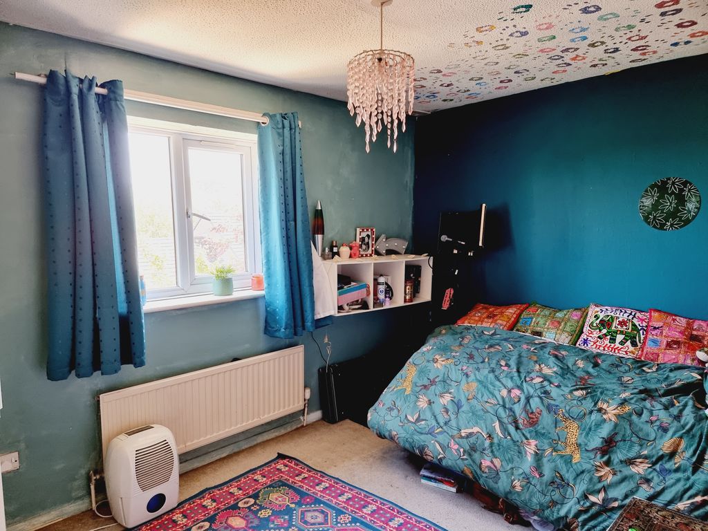 2 bed terraced house for sale in New Walls, Bristol BS4, £162,000