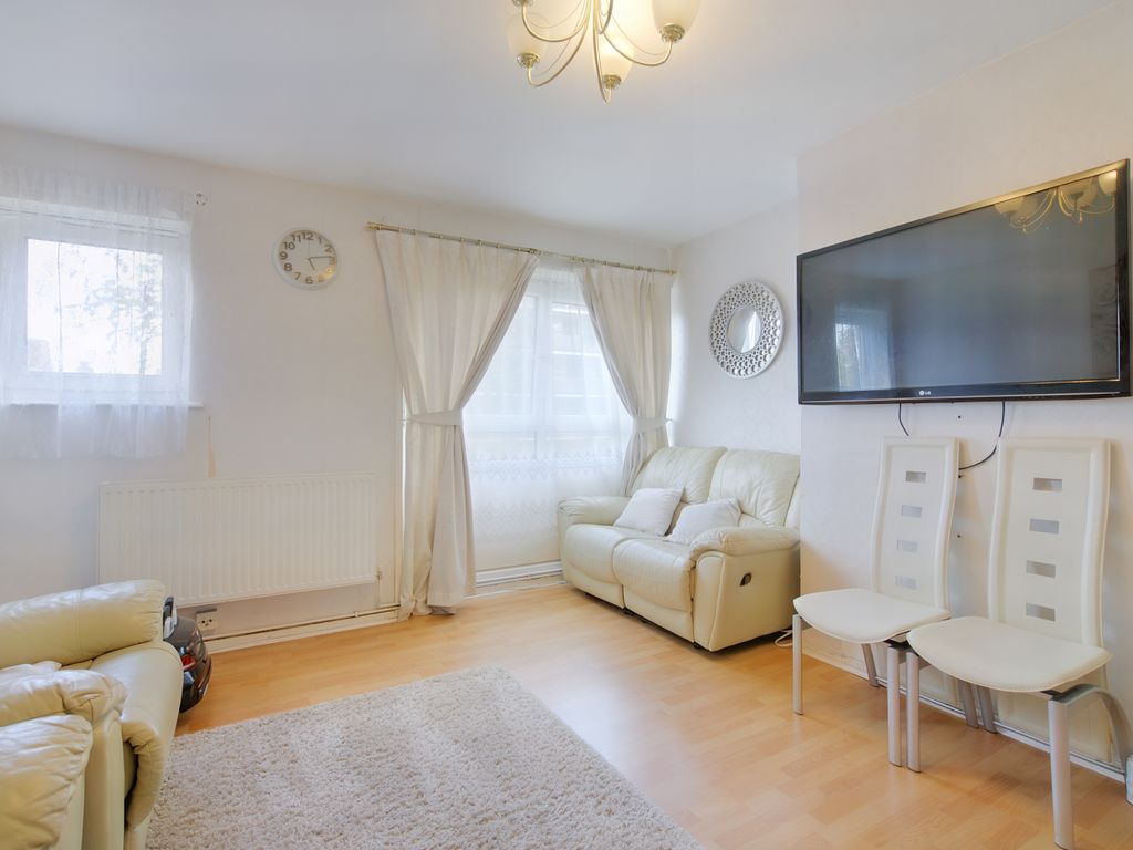 3 bed flat for sale in Halley Road, London E12, £360,000