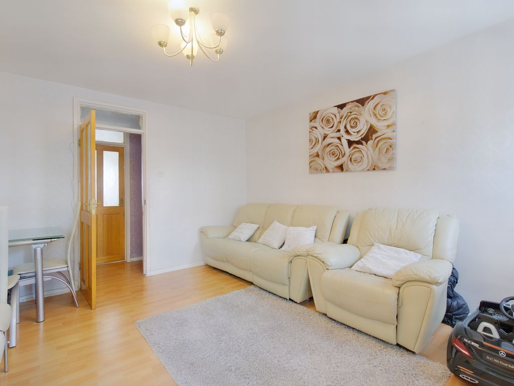 3 bed flat for sale in Halley Road, London E12, £360,000