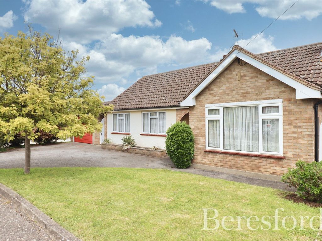 3 bed bungalow for sale in Bridport Road, Chelmsford CM1, £550,000