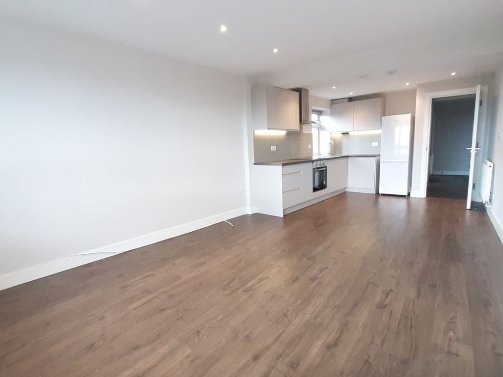 1 bed flat to rent in Leggatts Wood Avenue, Watford WD24, £1,200 pcm