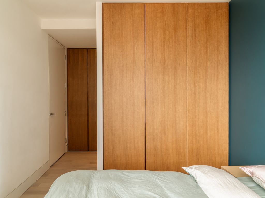 2 bed flat for sale in Penn Street, London N1, £830,000