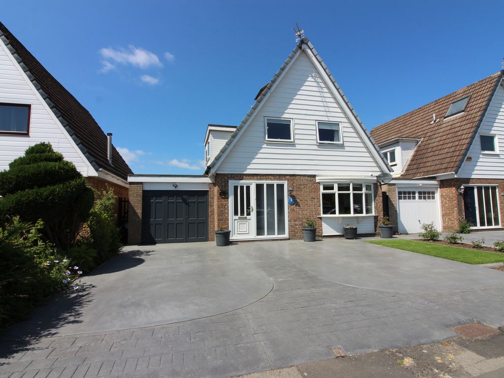 4 bed detached house for sale in Caldicot Way, Carleton FY6, £350,000