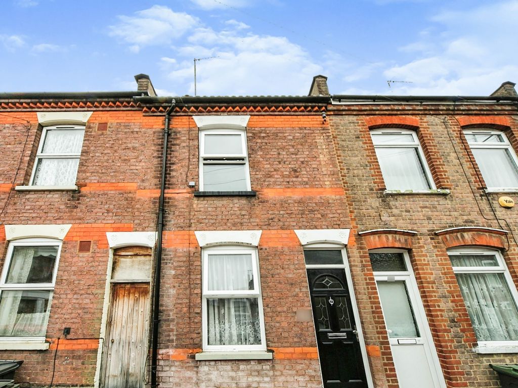 2 bed terraced house for sale in Baker Street, Luton LU1, £215,000