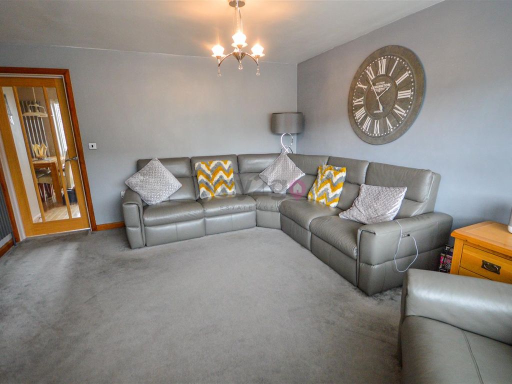 7 bed semi-detached house for sale in Twickenham Close, Halfway, Sheffield S20, £380,000