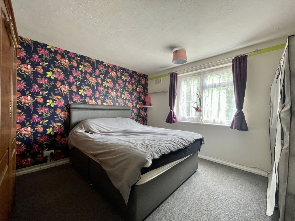 2 bed flat for sale in Beacon Lane, Beacon Heath EX4, £160,000