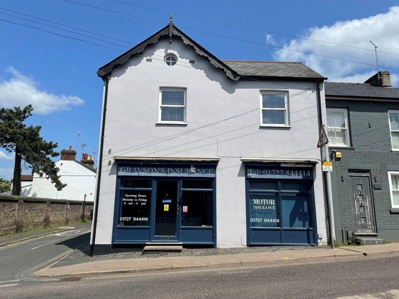 Retail premises to let in 74 Catherine Street, St. Albans, Hertfordshire AL3, £18,500 pa