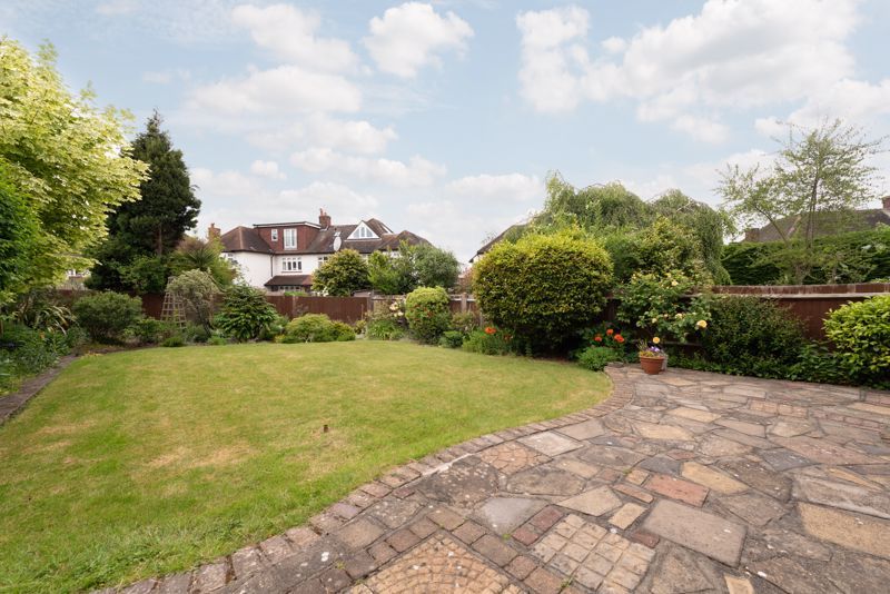 3 bed semi-detached house for sale in The Ridgeway, London N14, £895,000