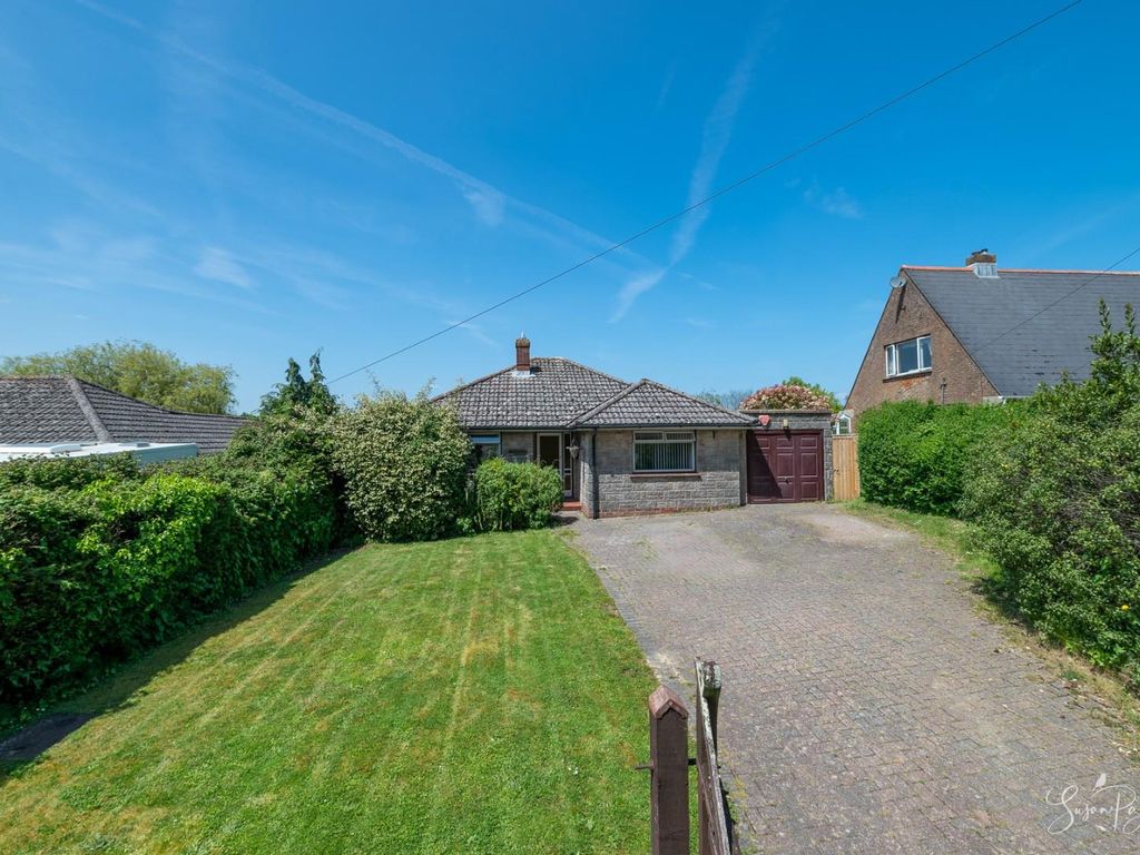3 bed detached bungalow for sale in Main Road, Havenstreet, Ryde PO33, £399,950