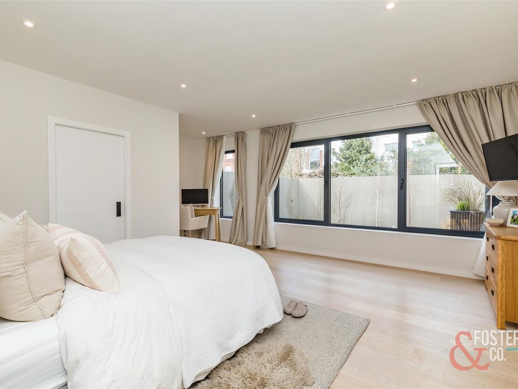 3 bed detached house for sale in Cromwell Road, Hove BN3, £1,000,000