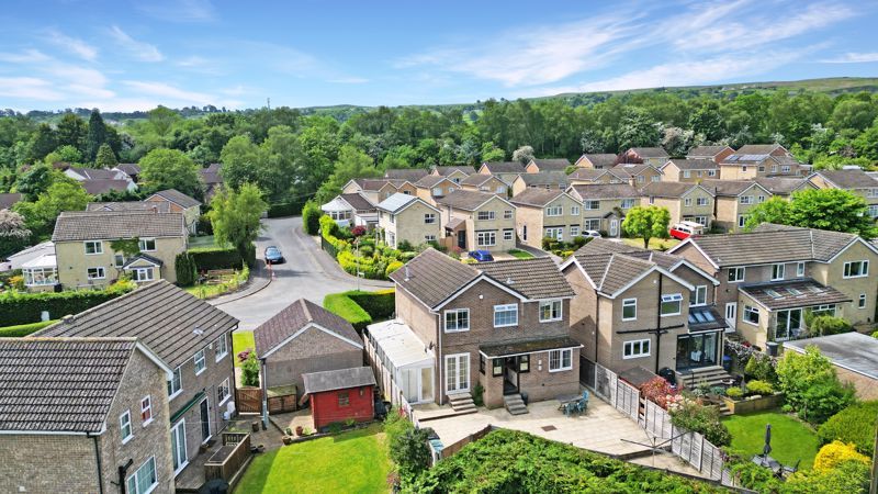 4 bed detached house for sale in Sandholme Drive, Burley In Wharfedale, Ilkley LS29, £475,000